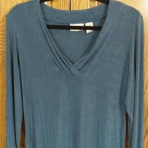 Chico's Traveler Women's Cross-Over V-Neck Slinky Knit Blue Top‎ Size Medium